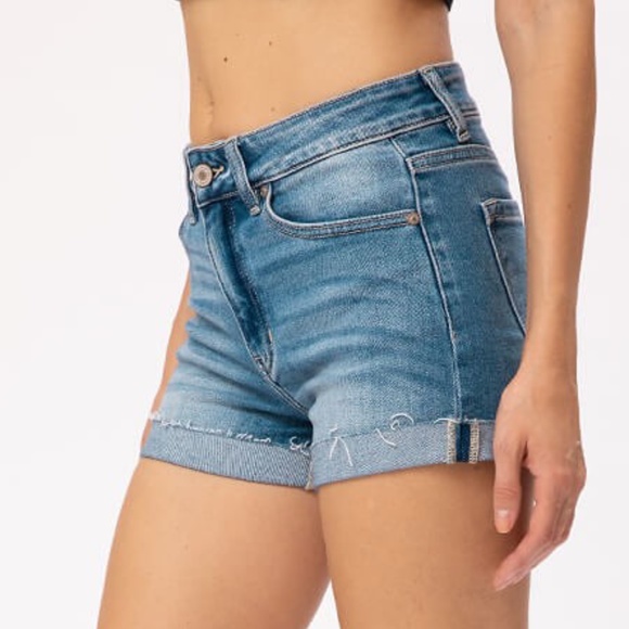 **NEW** HAZEL HIGH RISE SHORTS - Picture 5 of 5